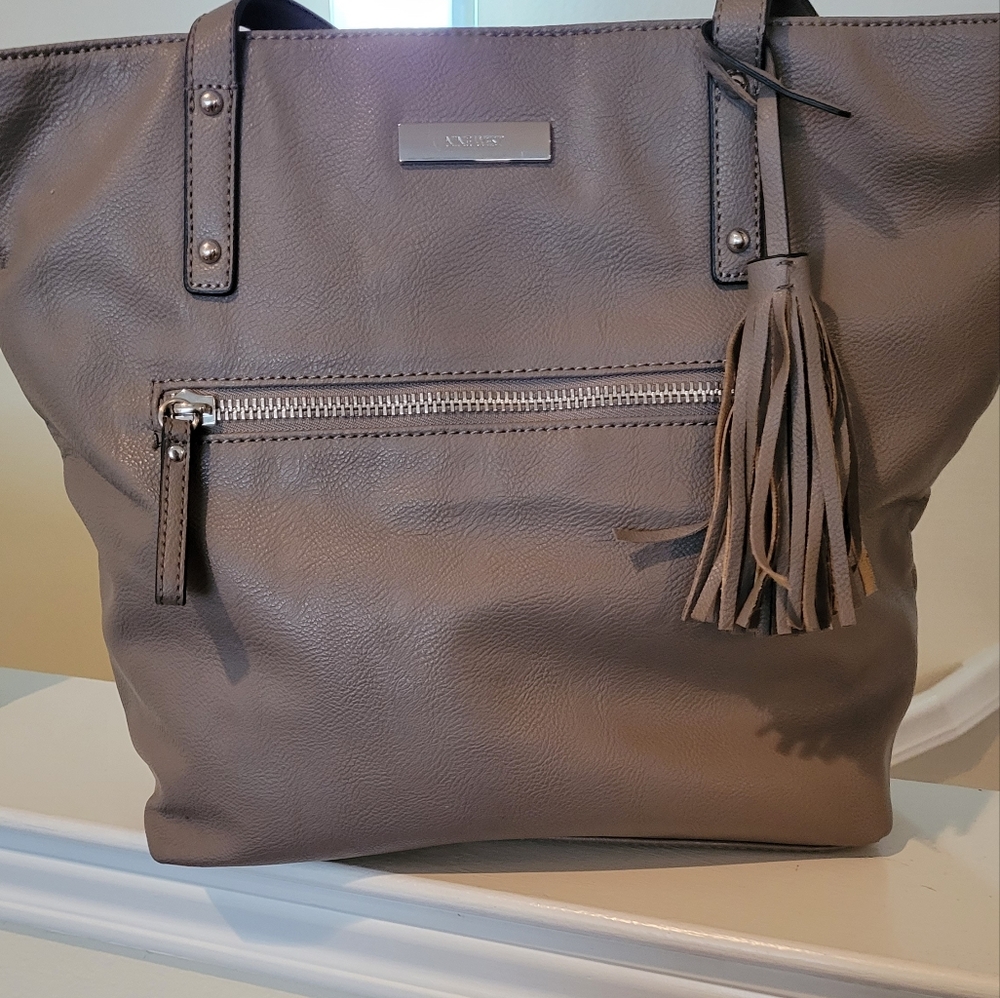 NINE WEST VEGAN LEATHER HANDBAG 👜